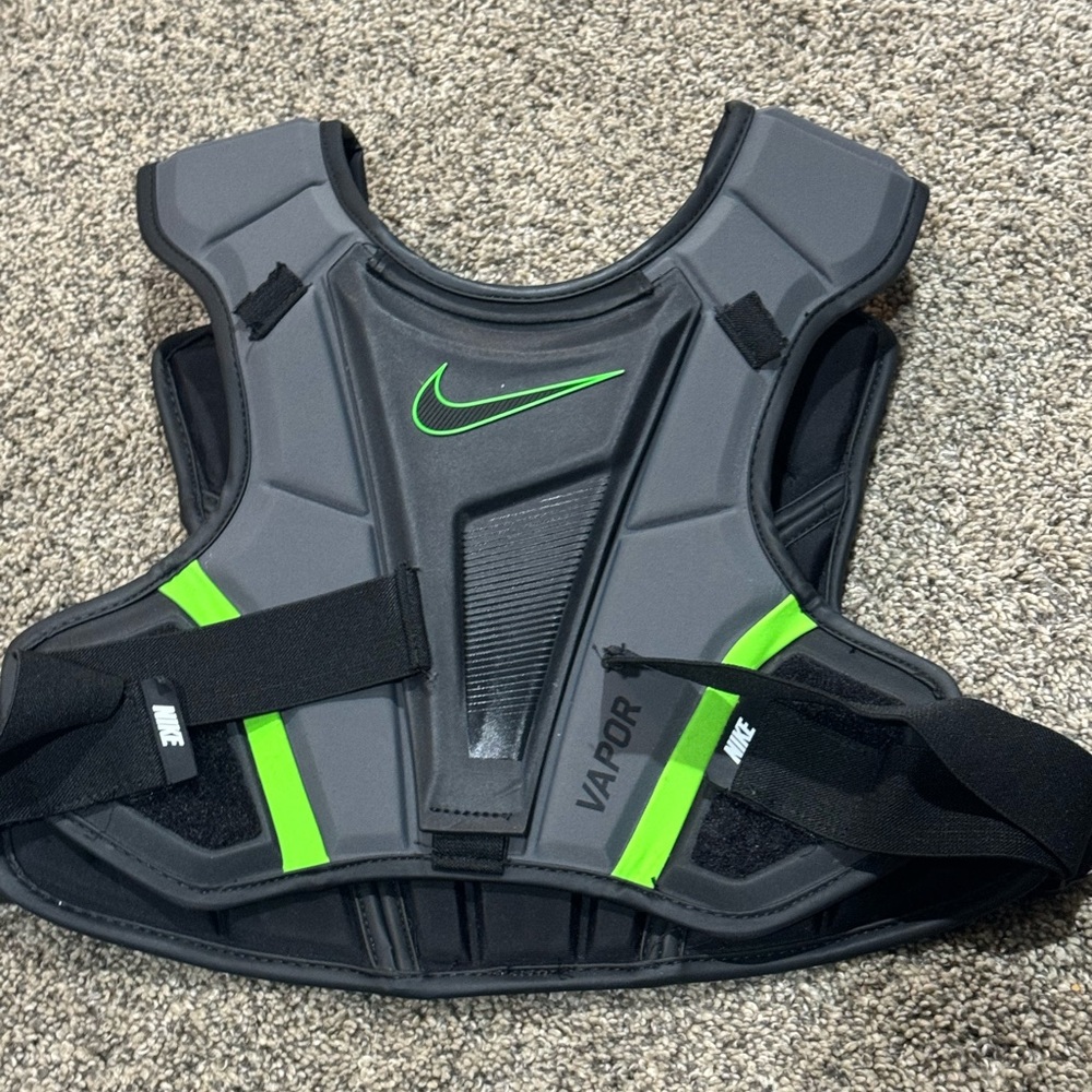 Nike Vapor Chestpiece for midfielders/attackers